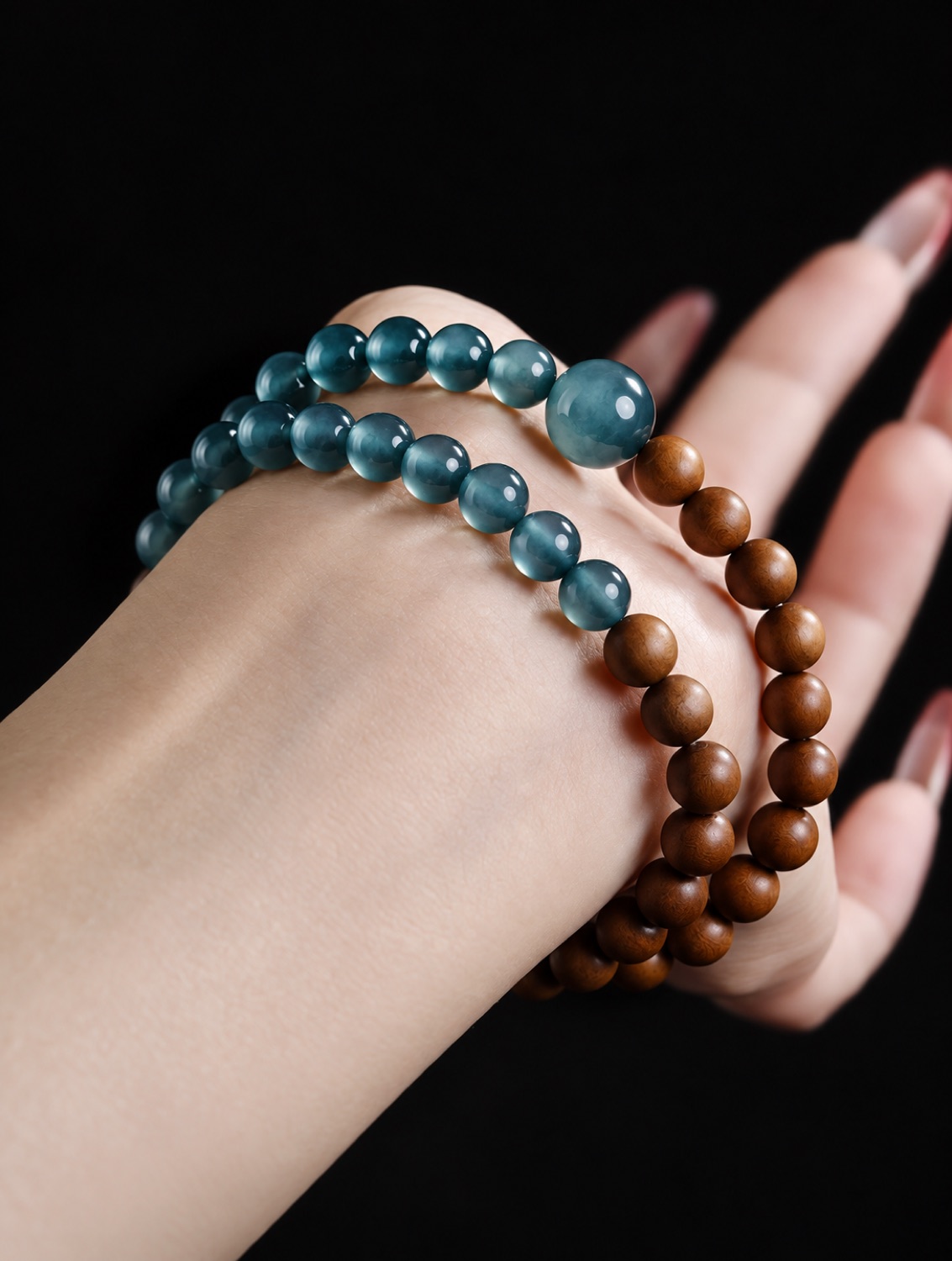 No. 07, Teal, dark wood, one shaped bead